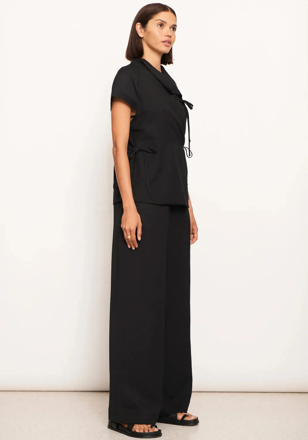 SAKE TIE TOP BLACK